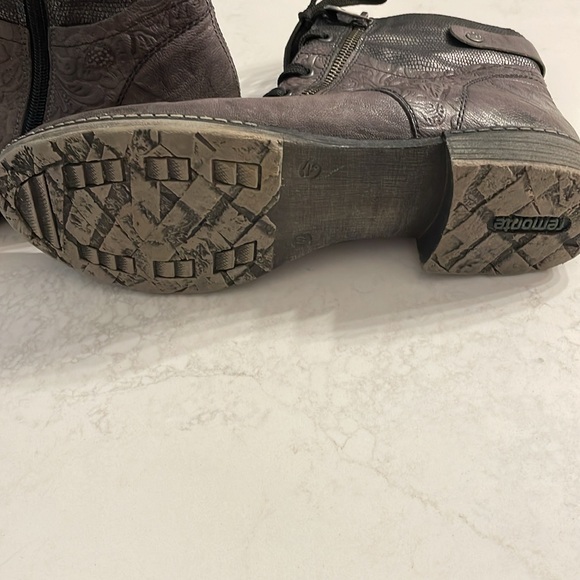 Remonte Women's Embossed Grey Leather Winter Boots, Size EUR 42 - Picture 7 of 7